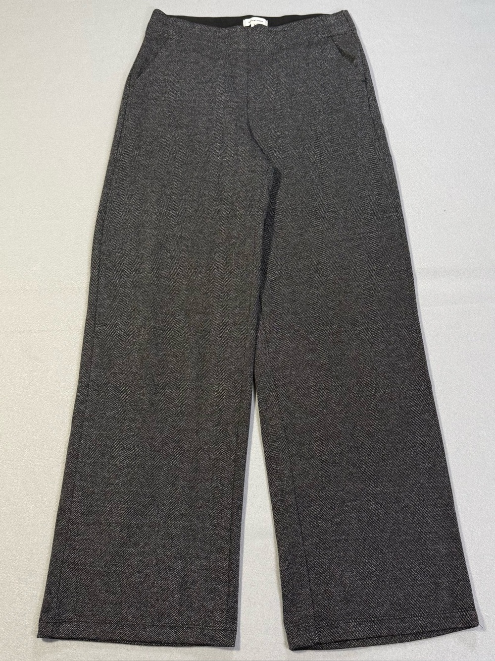 Max Studio Women’s Gray Herringbone Wide Leg Pull On Pants Size Small Pockets